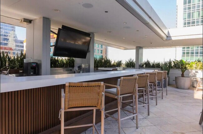 Building Photo - 1395 Brickell Bay Dr