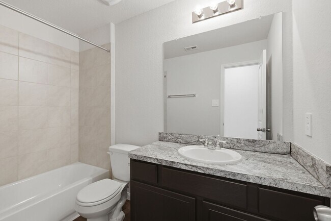 Building Photo - 988 Rice Dr