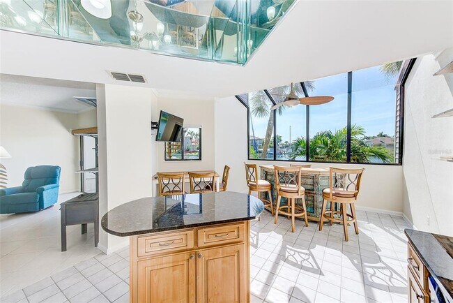 Building Photo - 557 Pinellas Bayway S