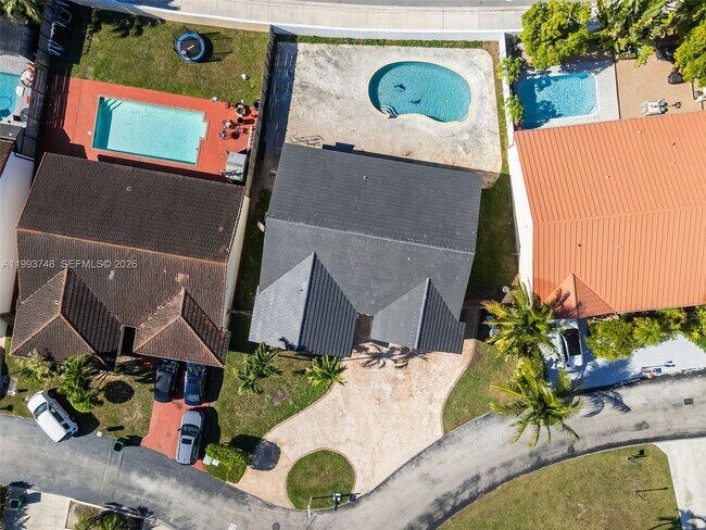 Building Photo - 10290 SW 145th Pl