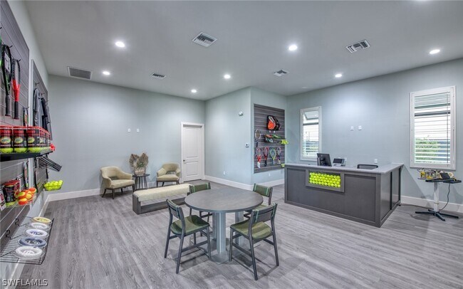 Building Photo - 18347 Ridgeline Dr