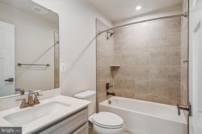 Building Photo - 4328 Ellipse Ter