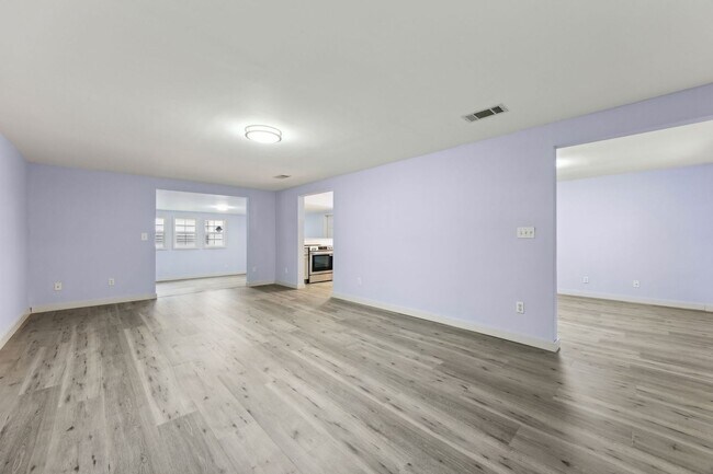 Building Photo - Renovated 3/2 on Amelia Island’s South End + HUGE Garage