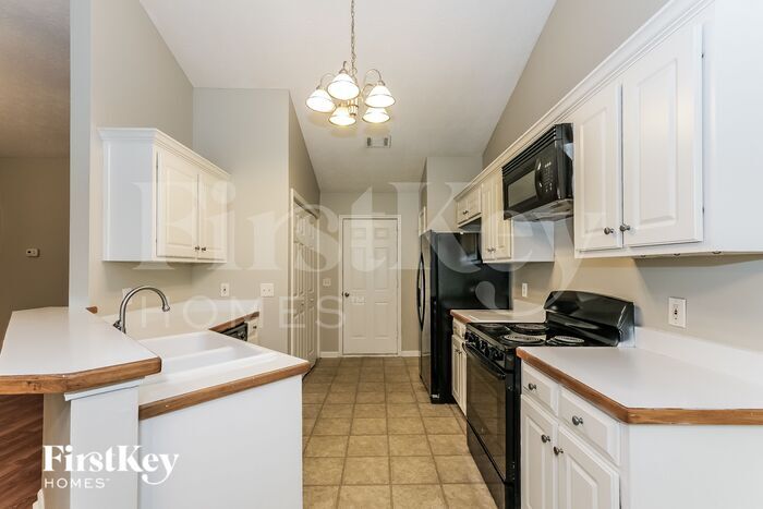 Building Photo - 260 Wynfield Dr