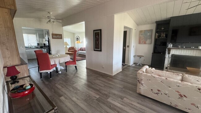 Building Photo - 35239 Bandana Cir