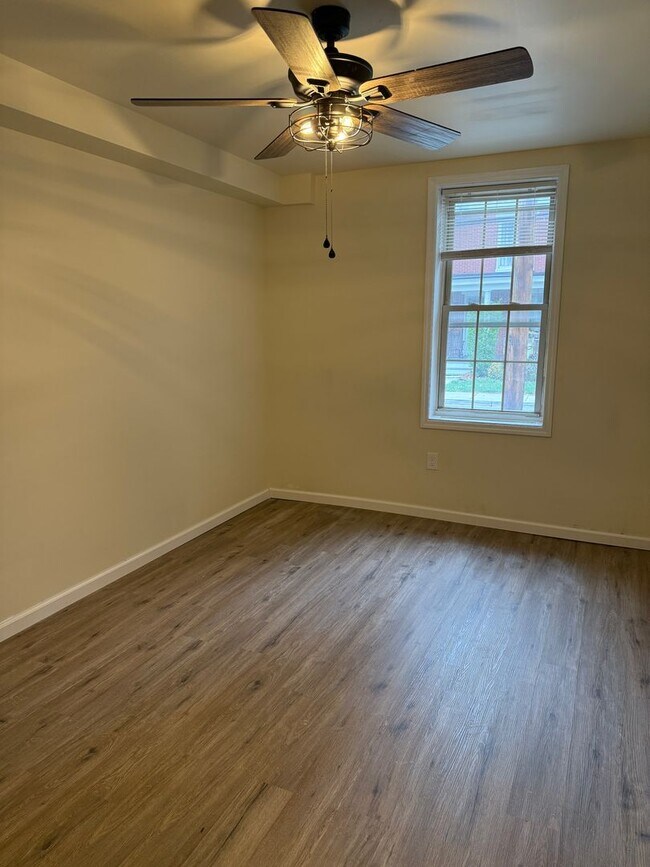 Building Photo - Renovated Apartments on Main Street in Mye...