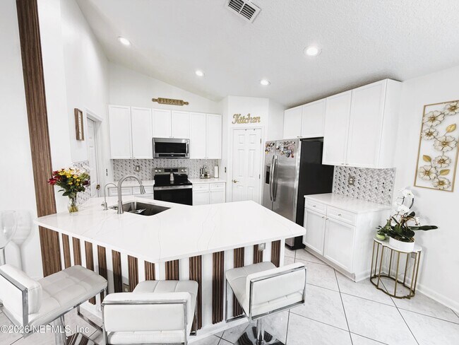 Building Photo - 13752 Goodson Pl