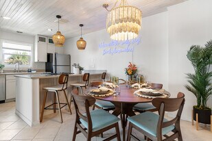 Building Photo - 1100 Fort Pickens Rd