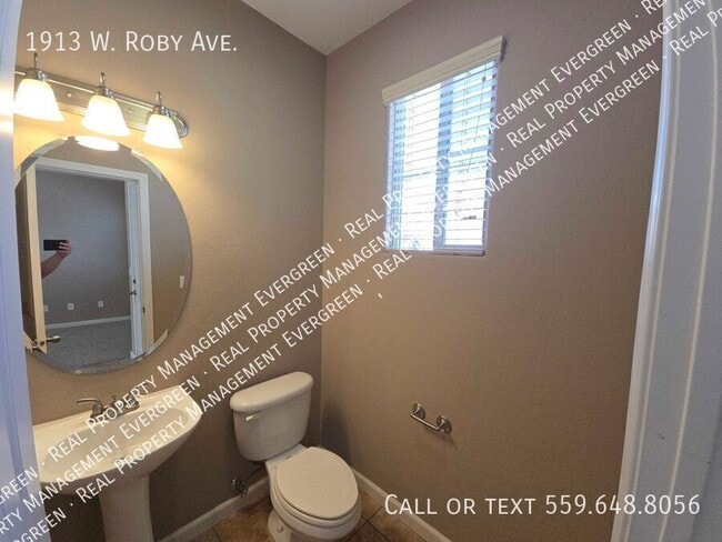 Building Photo - 1913 W Roby Ave