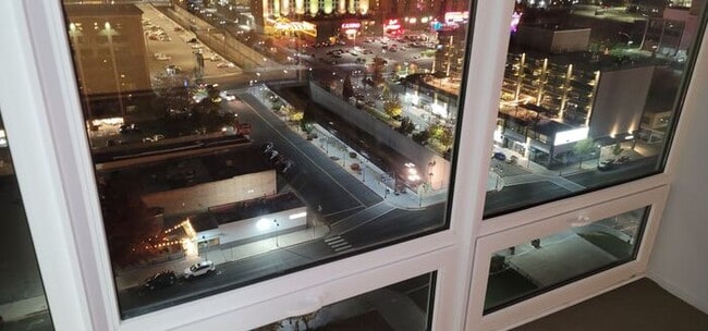 Building Photo - At the Montage!!! 1 bedroom 1 bath luxury ...