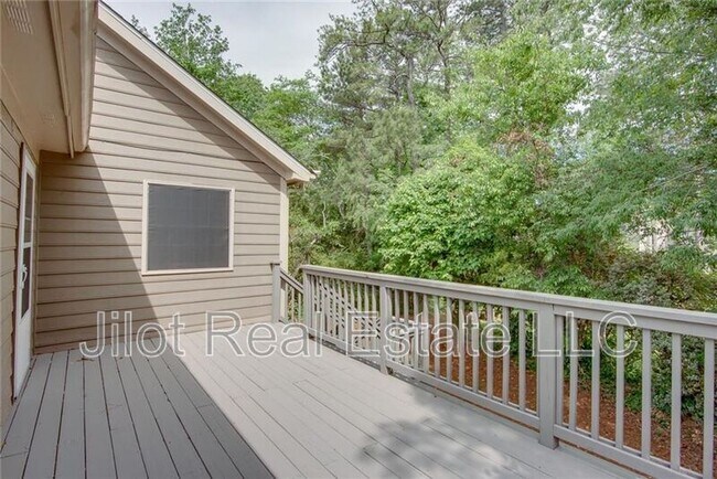 Building Photo - 483 Mountain Oaks Pkwy
