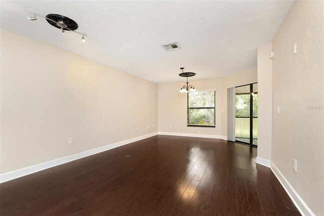 Building Photo - 7711 Sugar Bend Dr