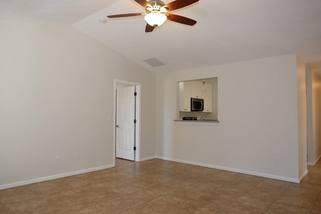 Building Photo - 96679 Commodore Point Dr