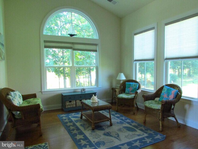 Building Photo - 30671 Kingbird Ct