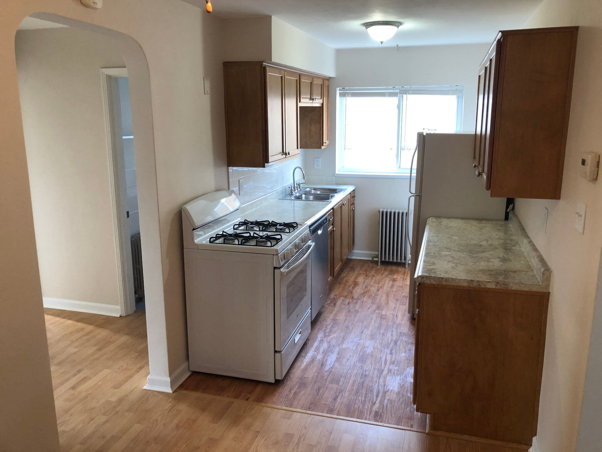 Building Photo - 530 Hadley Ave