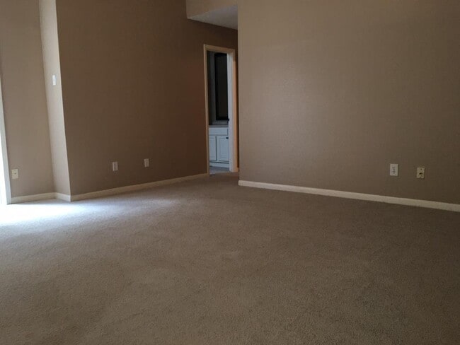Building Photo - 2907 Waypark Dr