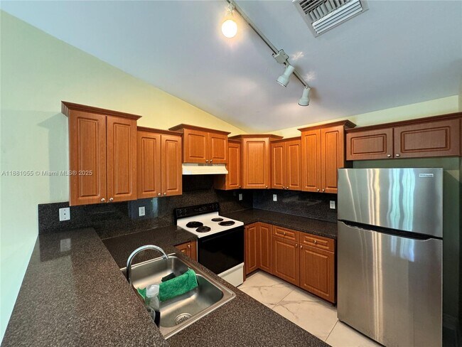 Building Photo - 4525 26th St SW