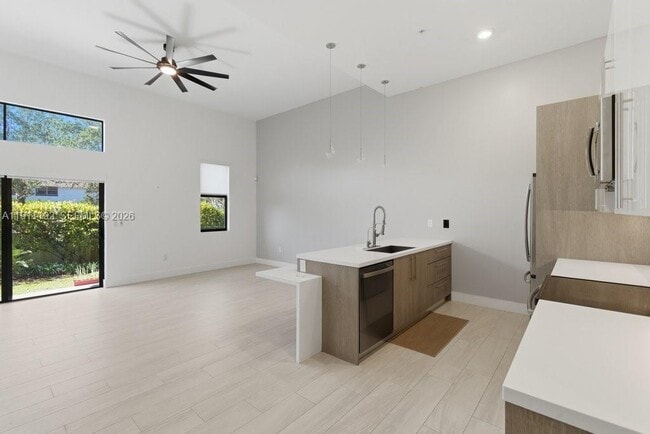 Building Photo - 913 NW 45th Terrace