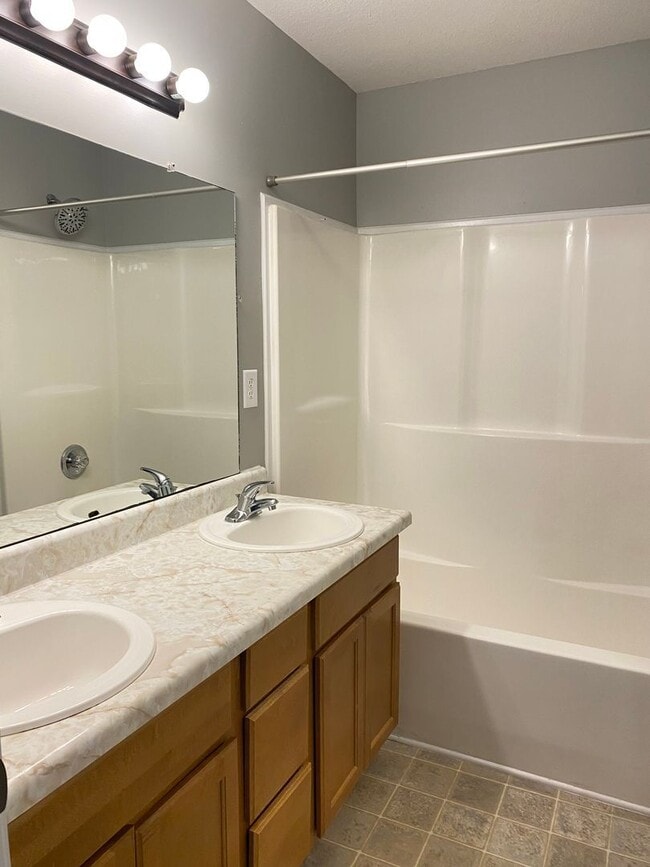 Building Photo - 109 Maureen Dr