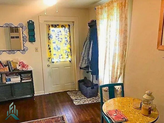 Building Photo - Cozy Single Family Home for Rent