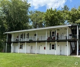 Building Photo - Whispering Hills