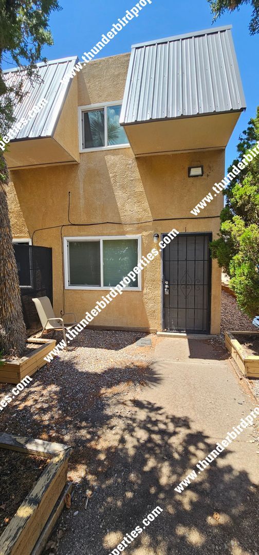Building Photo - 187 Monte Largo Dr NE