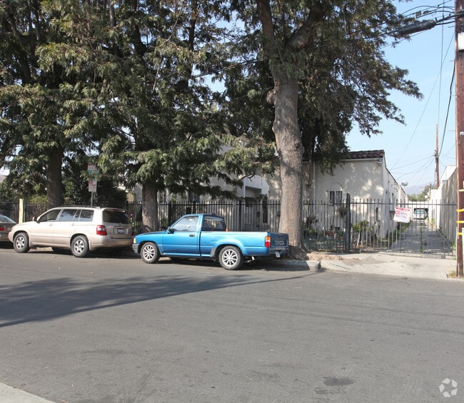 Primary Photo - 5217 Virginia Ave