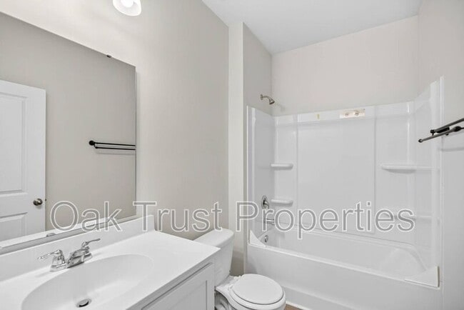 Building Photo - 216 Sarcoxie Rd