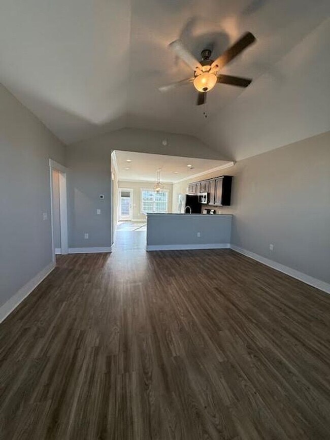 Building Photo - An Unbeatable Location and Stunning Home!!