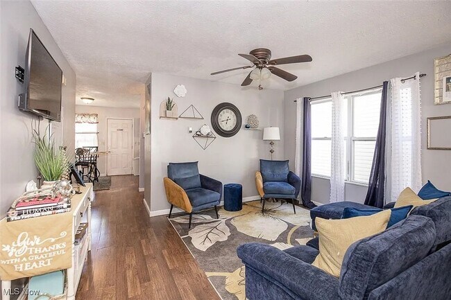 Building Photo - Gorgeous 4BD/2 BA Home for Rent- Cleveland- FIRST MONTH RENT 1/2 OFF!