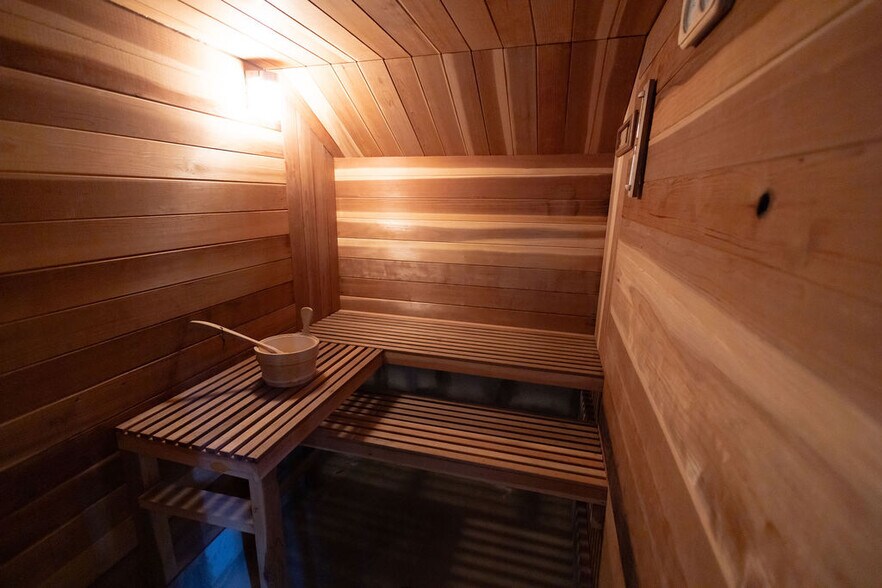 Dry Sauna (Functioning) - 28606 Saginaw Ct