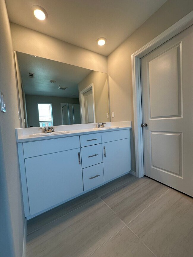 Building Photo - 3 Bedroom Lennar Model for Rent