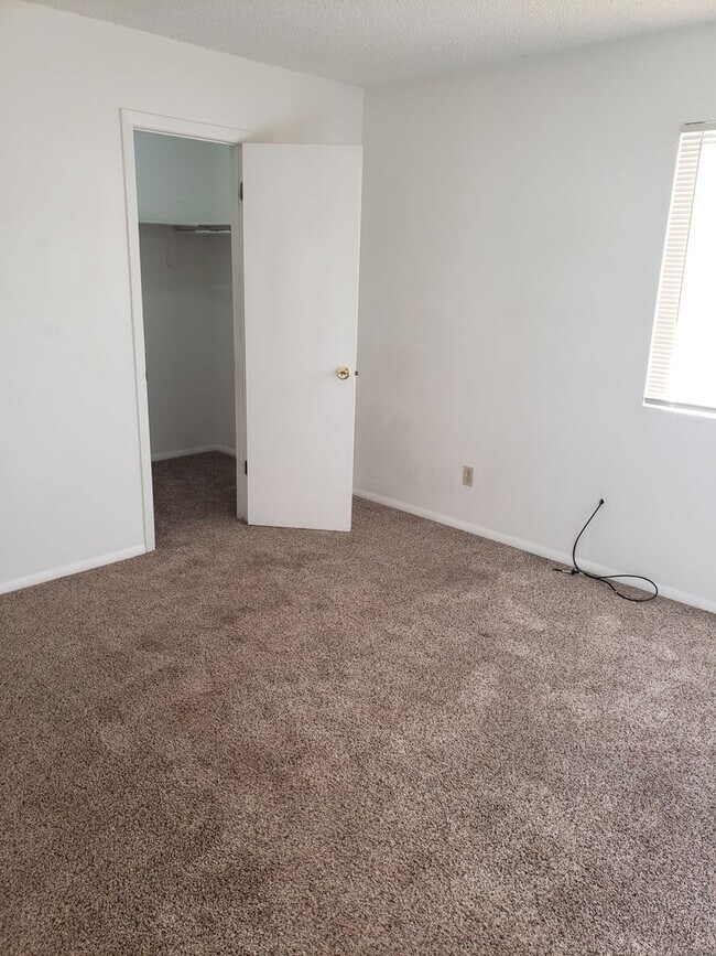 Building Photo - 6729 Pahokee Ct