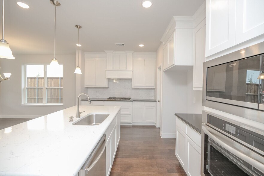 Building Photo - 9322 Middle Ground Place