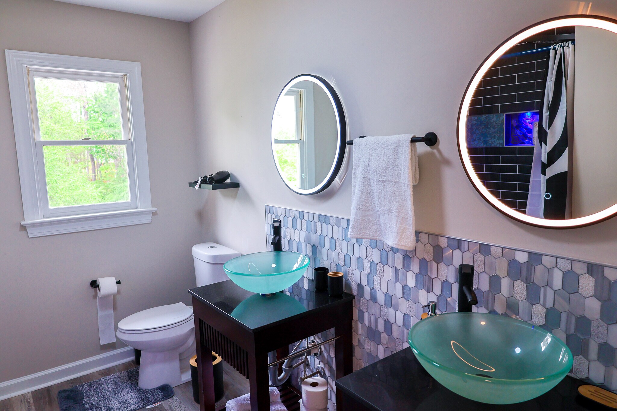 Building Photo - 1208 Enchanted Oaks Dr