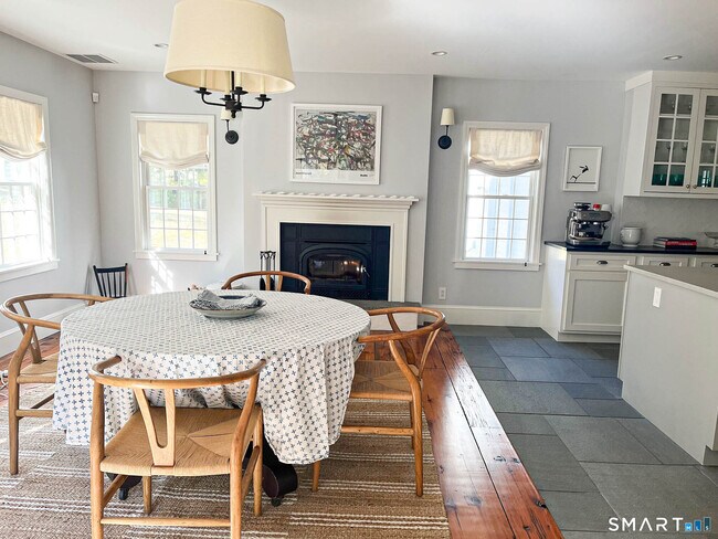 Building Photo - 85 Gellert Rd