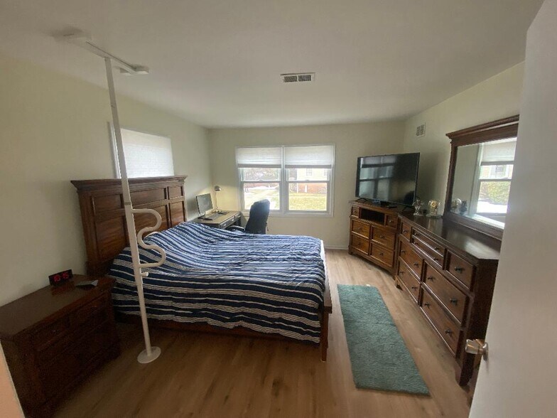 Bedroom has Newer Paint - 105 Newark Pompton Tpke