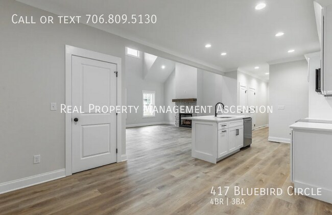 Building Photo - 417 Blue Bird Cir