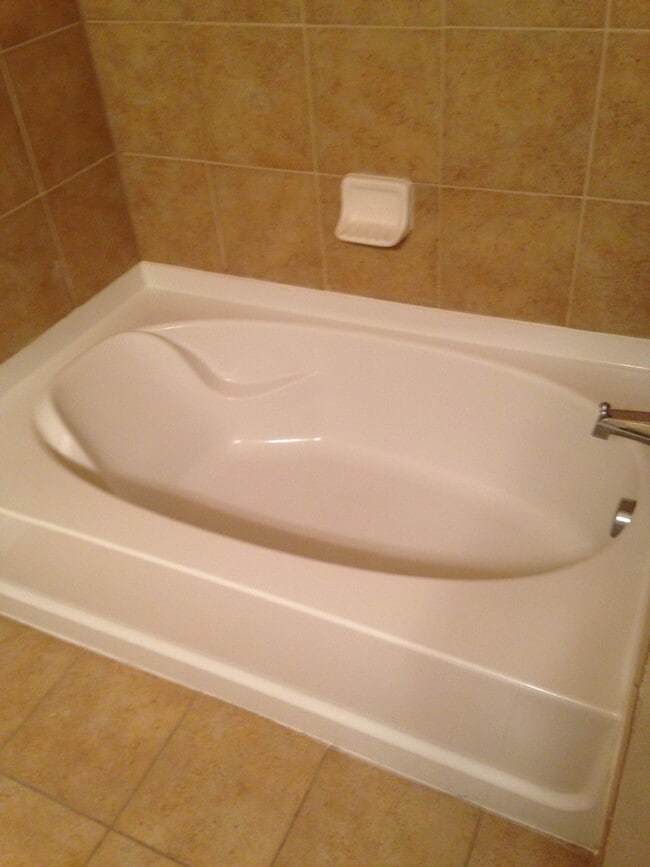 Building Photo - "2-Bed, 2-Bath Condo in The Vallagio – Your Perfect Retreat!"