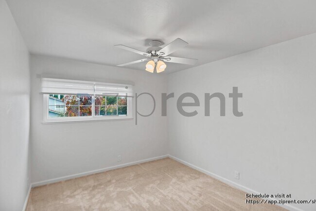 Building Photo - 129 John Kirk Ct