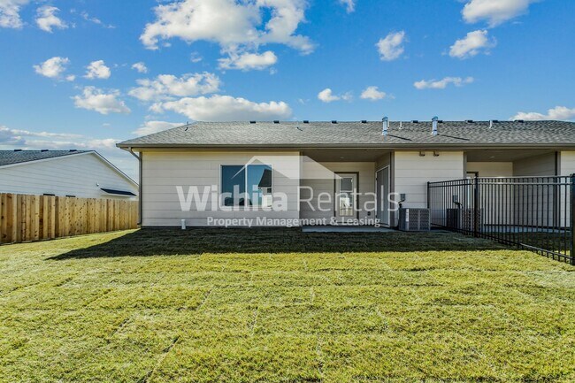 Building Photo - 1861-1861 S Hickory Creek Ct