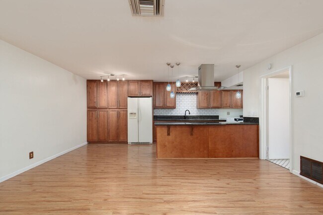 Building Photo - Remodeled two bedroom unit with two car carport near UNLV