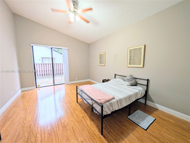 Building Photo - 10330 NW 12th Pl