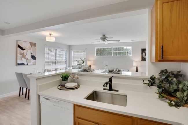 Building Photo - Charming 2 bed 1 bath Condo in Centennial!