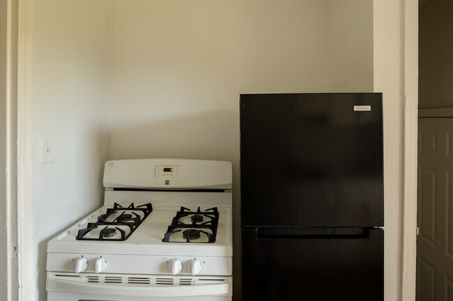 Building Photo - 3668-3674 Karwin Dr