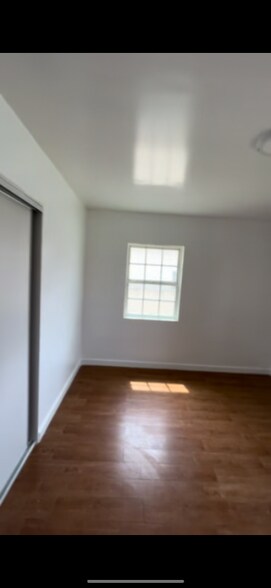 Building Photo - 616 Hendricks Ave