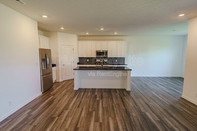 Building Photo - 641 W Bulrush Ct