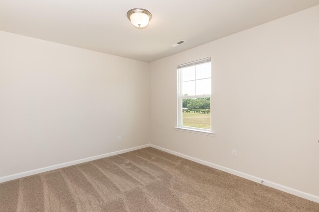 Building Photo - Modern Four Bedroom Home