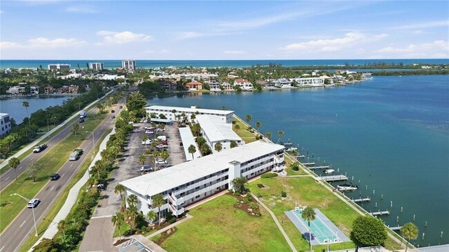 Building Photo - 765 John Ringling Blvd