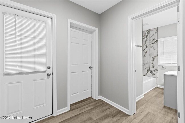 Building Photo - 1018 S 47th St